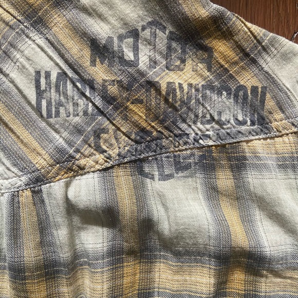 Harley Davidson women’s button up shirt - Picture 5 of 8